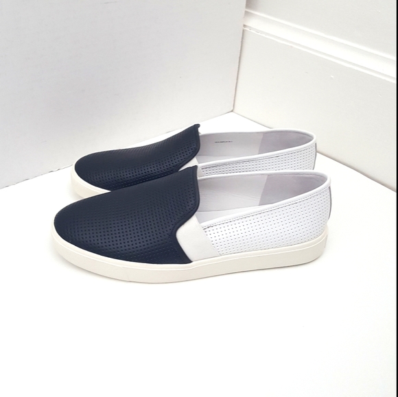 Vince black white perforated leather fashion sneaker New - Picture 2 of 13